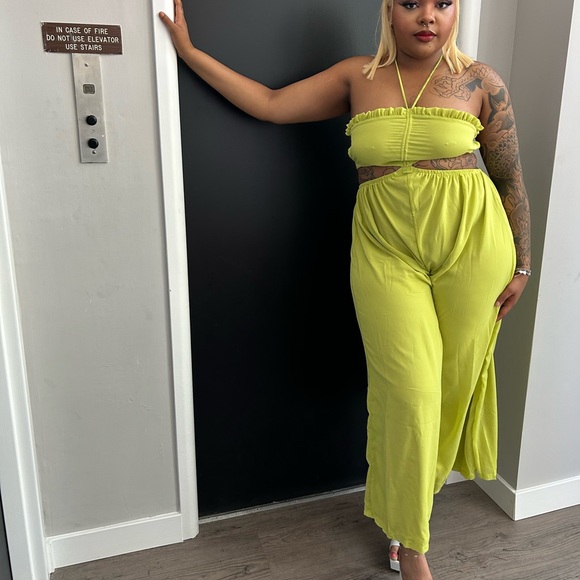 Flared Romper 💚 - Picture 2 of 2